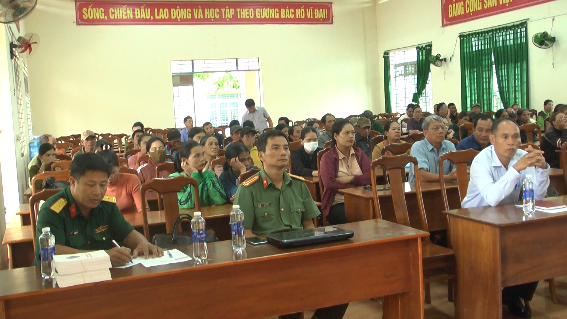 HANHBUI DRT5053.00_49_55_00.Still141